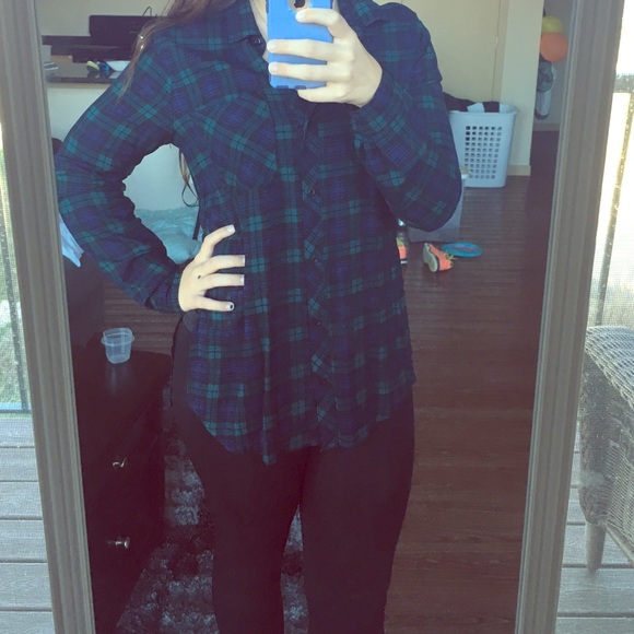 Charlotte Russe Tops - Plaid Tunic flannel