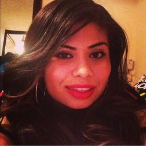 Meet your Posher, Roxanna