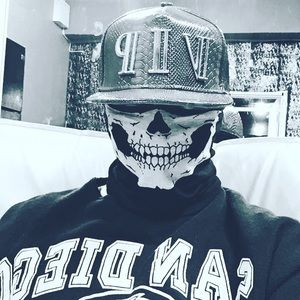 Meet your Posher, Eliseo