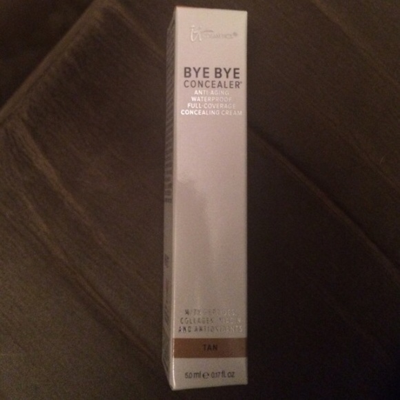 It Cosmetics concealer - tan