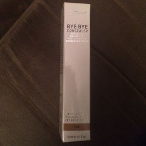 It Cosmetics concealer - tan