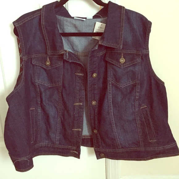 😍NEVER WORN! Denim Vest (PlusSize) 😍