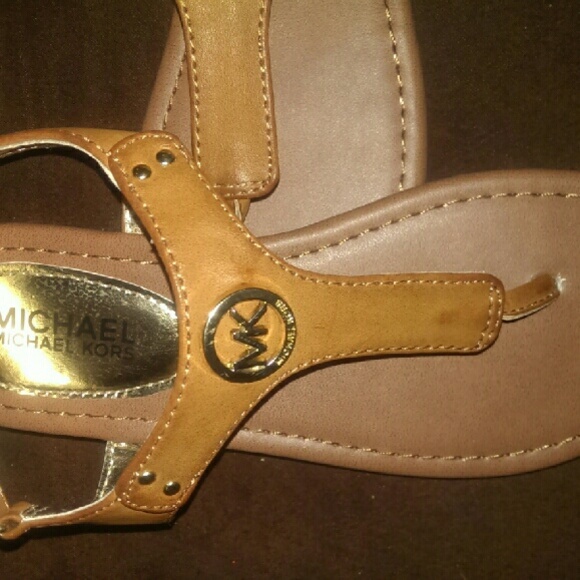 Girls Michael Kors sandals - Picture 2 of 3