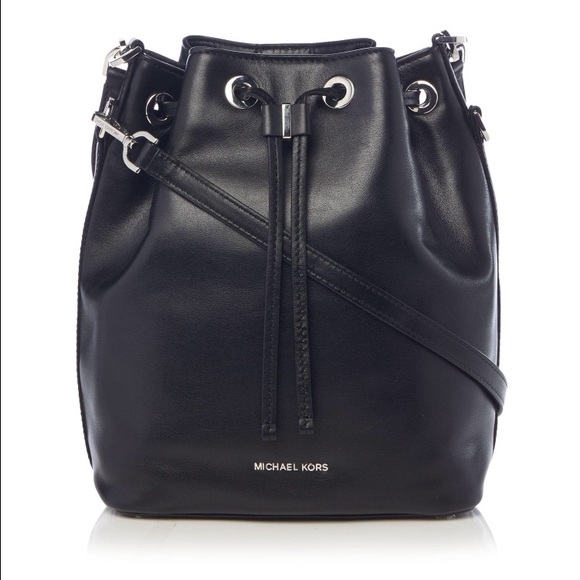 Michael Kors Bucket Bag in black leather