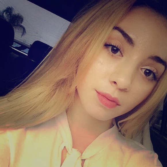 Meet your Posher, Celeste