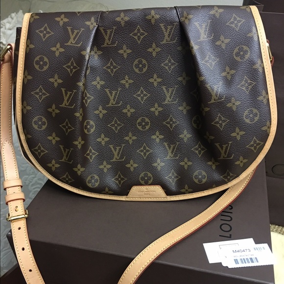 Louis Vuitton Monilmontant