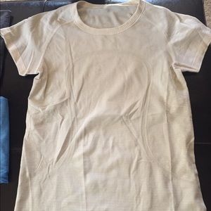Lululemon run swiftly tee -cream