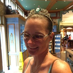 Meet your Posher, Jeannine
