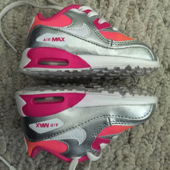 Size 5 toddler Nike shoes