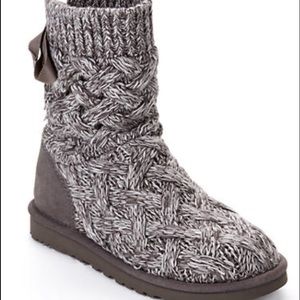 Brand New Grey Knit Uggs