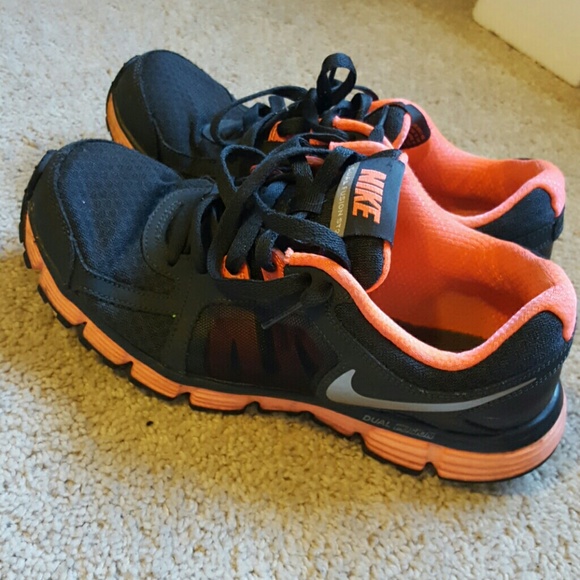 Nike dual fusion st2