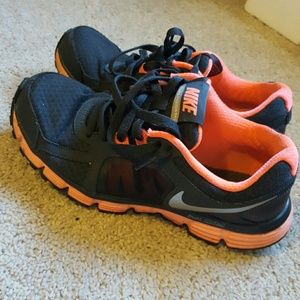 Nike dual fusion st2