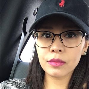 Meet your Posher, Mayra