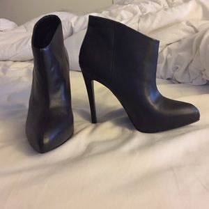 Boutique 9 high heel leather booties super chic!