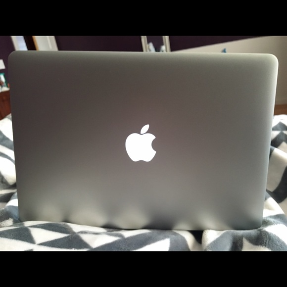 Apple MacBook Air - Picture 3 of 4