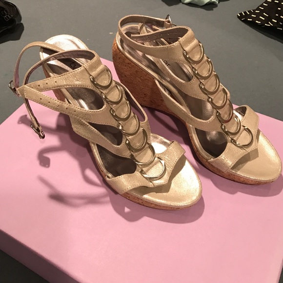 Botkier wedge sandal