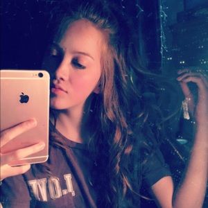 Meet your Posher, Alexus