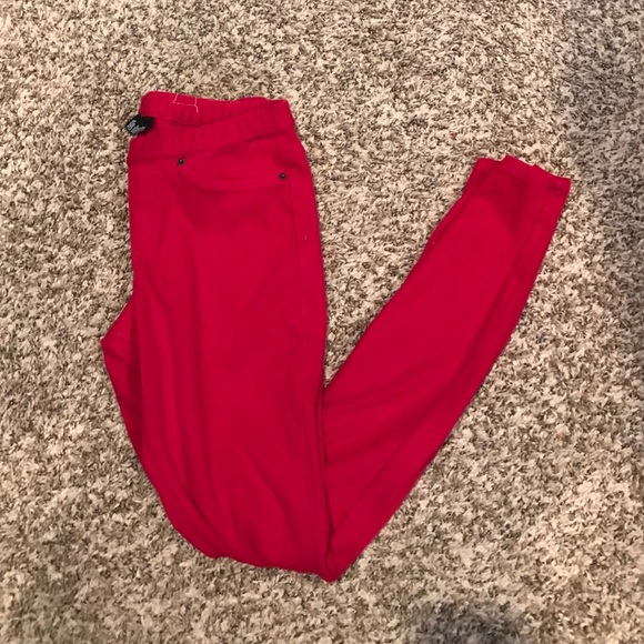 Red jeggings