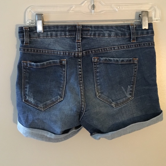 Shorts - Picture 2 of 3