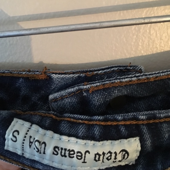 Shorts - Picture 3 of 3