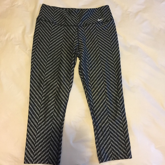 Nike Crop Exercise Pants