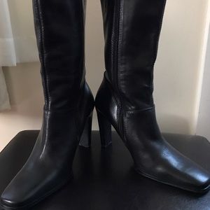 White Mountain mid calf boots