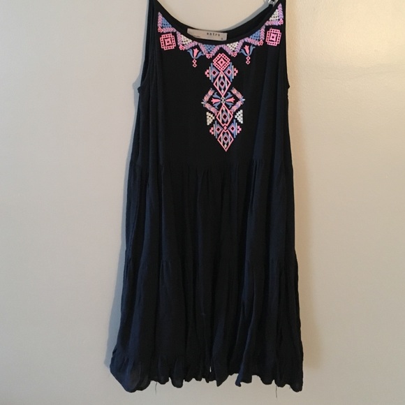 Dress - Picture 4 of 4