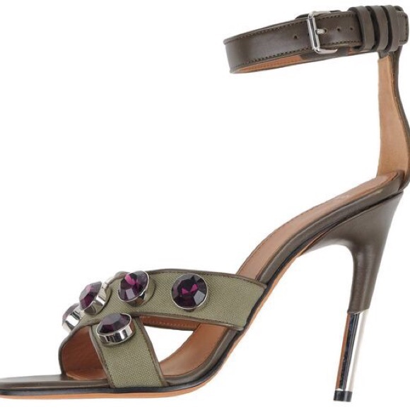 Givency sandal
