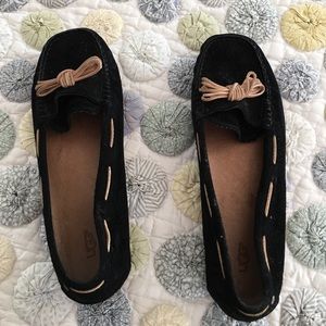 UGG slipper/moccasins