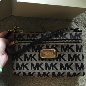 Michael Kors Wristlet