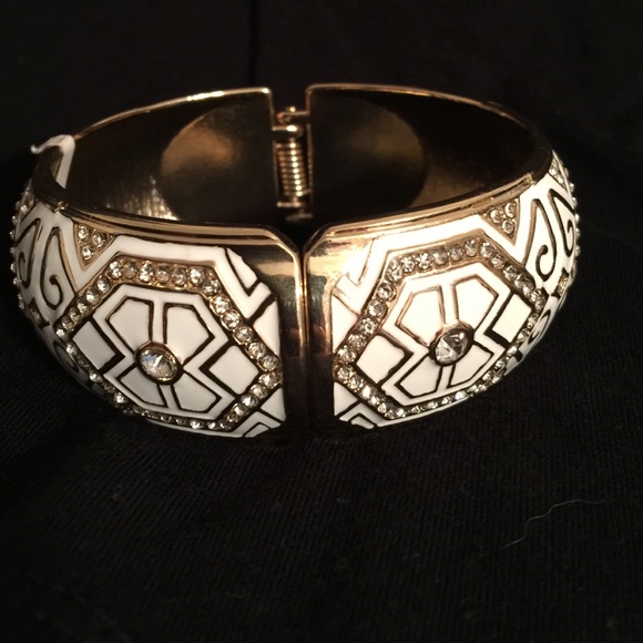 Cuff link bracelet