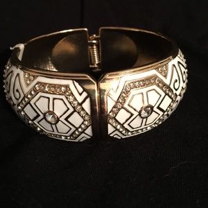 Cuff link bracelet