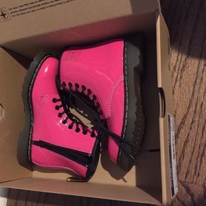 Doc martens kids pink  new never worn size 11