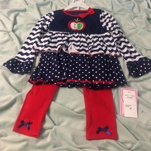 Nanette apple outfit. 4t. NWT