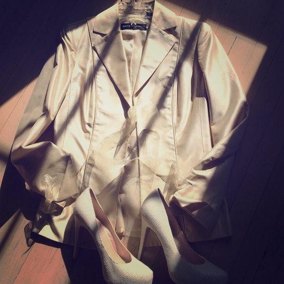 100% silk holiday gold Dana Buchanan jacket