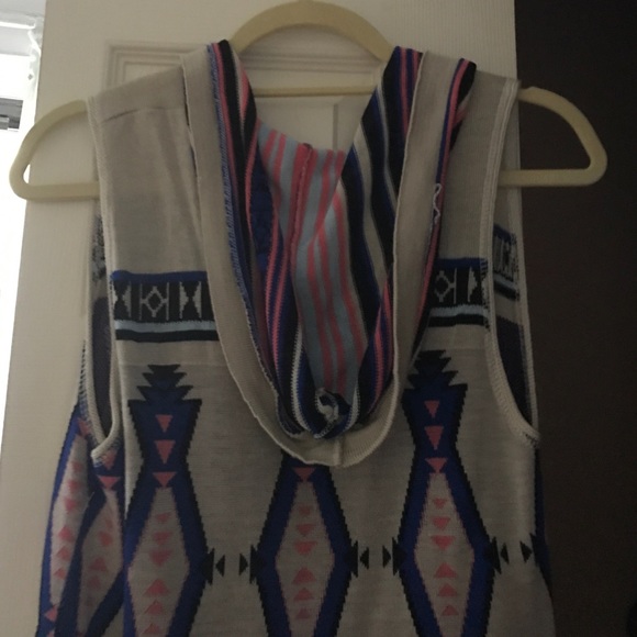 Sweater Vest - Picture 2 of 4