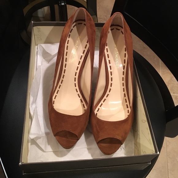 Enzo angiolini pumps