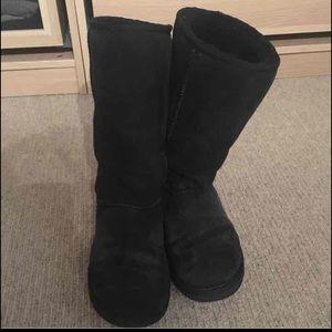 Black UGG boots size 7