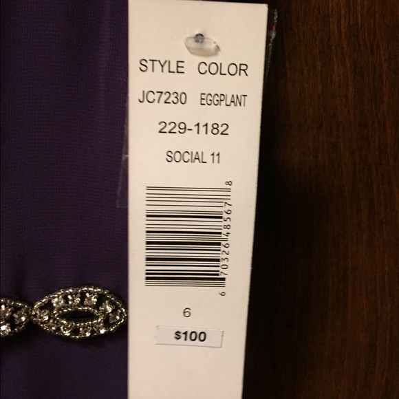 Gown - Picture 4 of 4