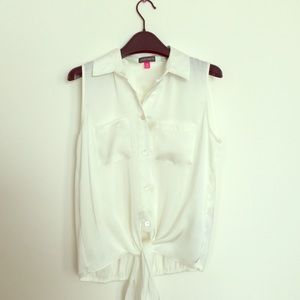 Vince Camuto sleeveless blouse - size xs