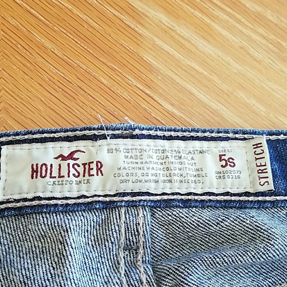 Hollister jeans 5 short. - Picture 2 of 4