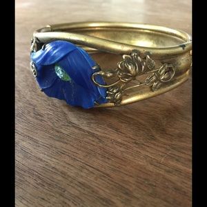 Vintage "Antique Styled" Floral Bracelet!