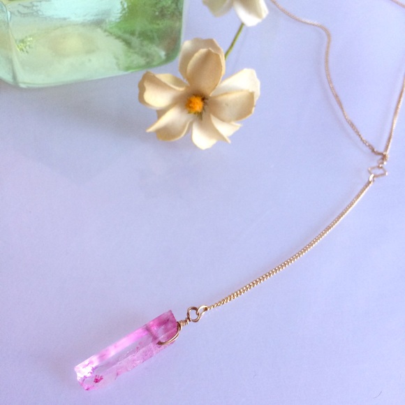 ❤️ONE LEFT•QUARTZ CRYSTAL NECKLACE - Picture 3 of 3