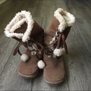 Fur boots