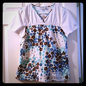 Katherine Heigl scrub top