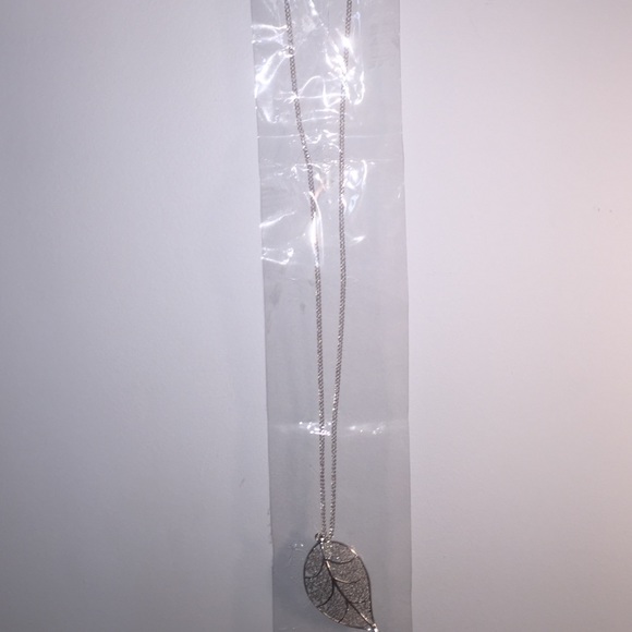 Never used long length leaf necklace