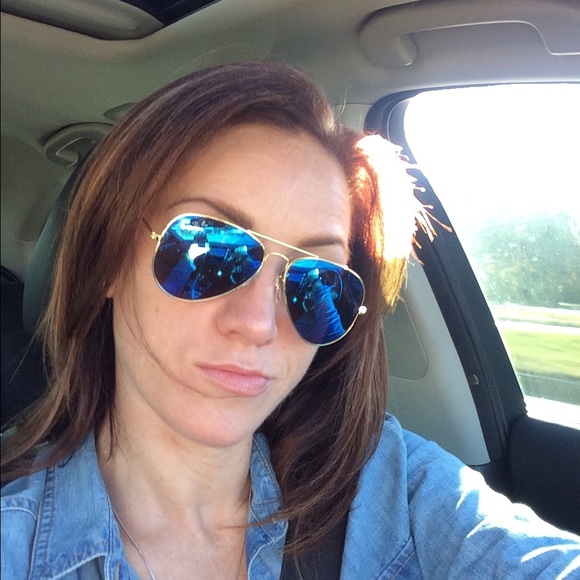 Meet your Posher, Kristie - Picture 3 of 4