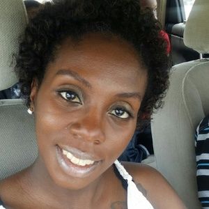 Meet your Posher, Ebony