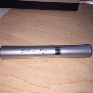 Pure Romance Bedroom Eyes Volumizing Mascara Black