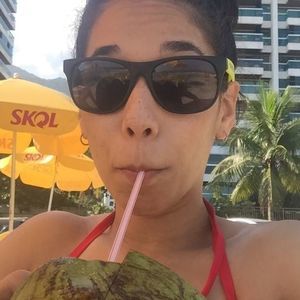 Meet your Posher, Dina